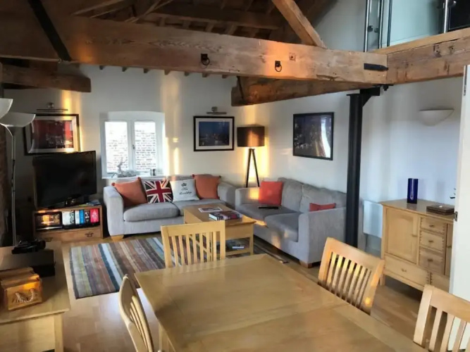 Riverside Penthouse Apartment