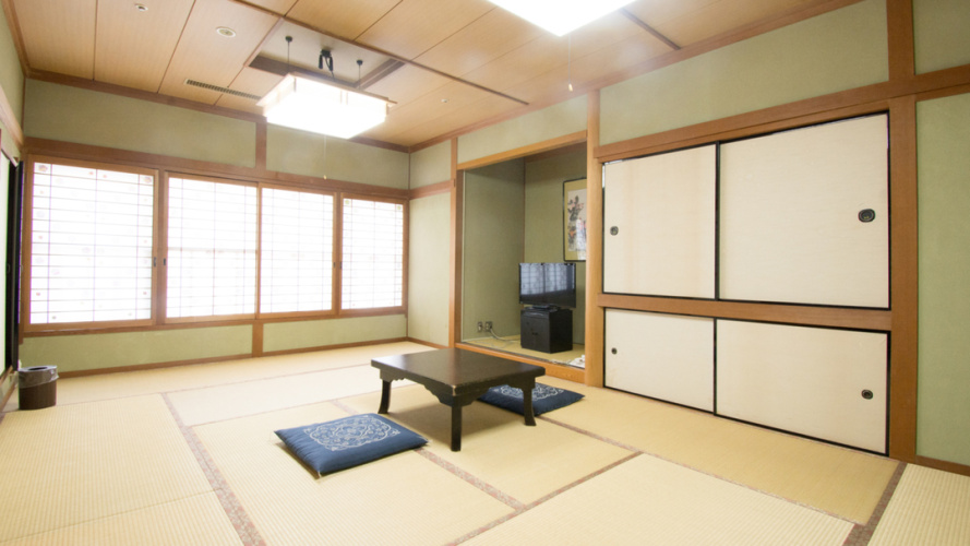 Standard Twin room with mountain view
