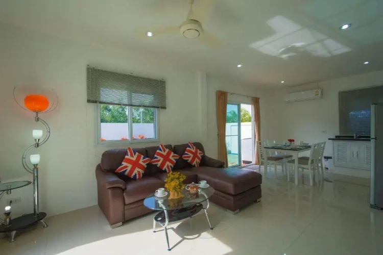 2 Bedrooms Villa