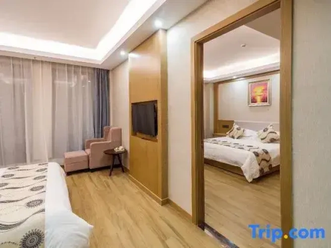 Deluxe Family Suite