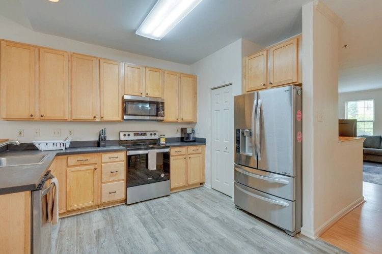 3 Bedrooms Apartment