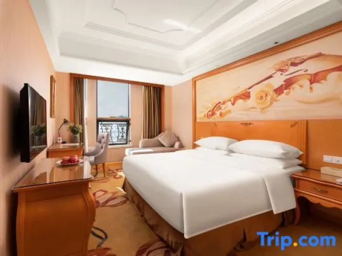 2 Bedrooms Deluxe Suite with view