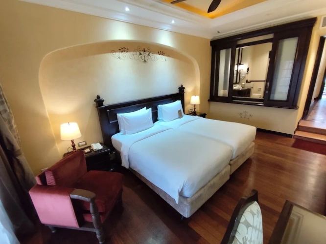 Deluxe Twin room with balcony