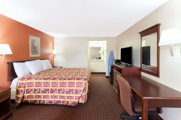 Knights Inn Tucker