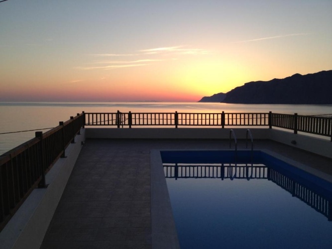 2 Bedrooms Villa