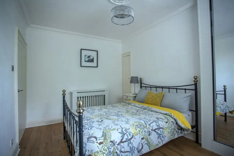 1 Bedroom Apartment With River Views
