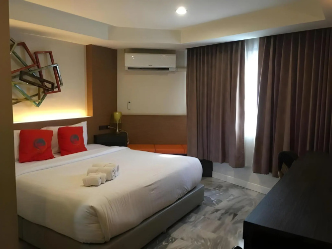 Dragon River Avenue Hotel
