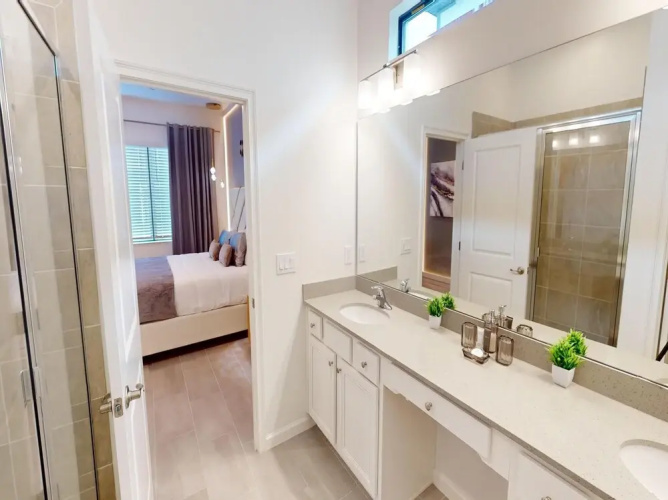 Bernie Pool Home 8 BED