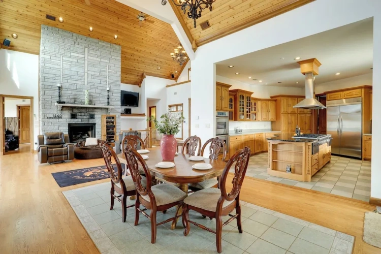 4 Bedrooms Cottage