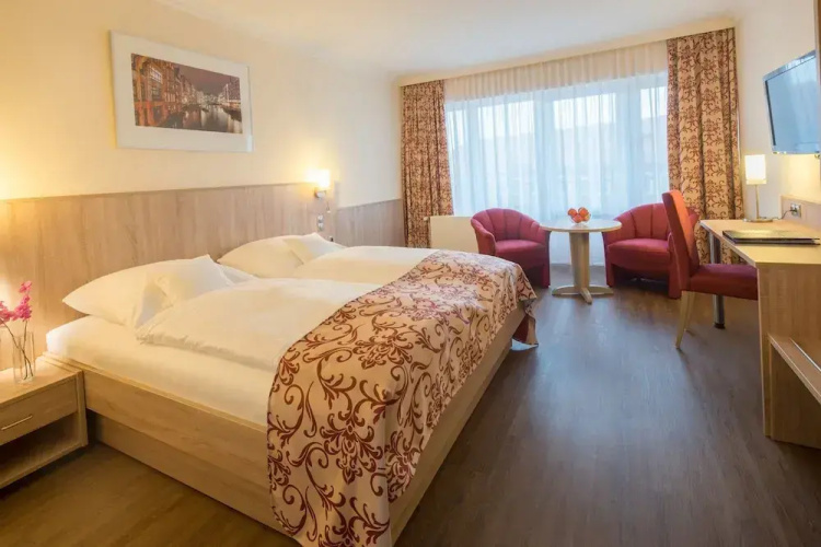 Room-studio for 2 People in Hamburg Mitt