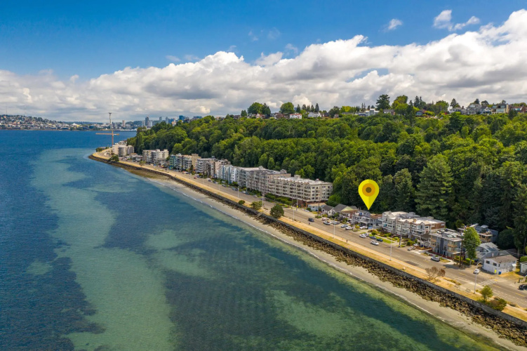 The Waterfront Gray on Alki Beach EXT Stay