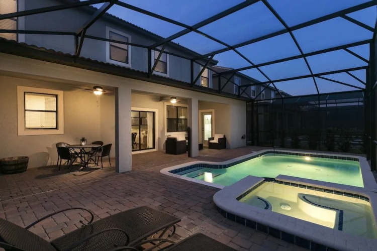 Newly built 6 Bed 6 Bath Pool Home by RedAwning