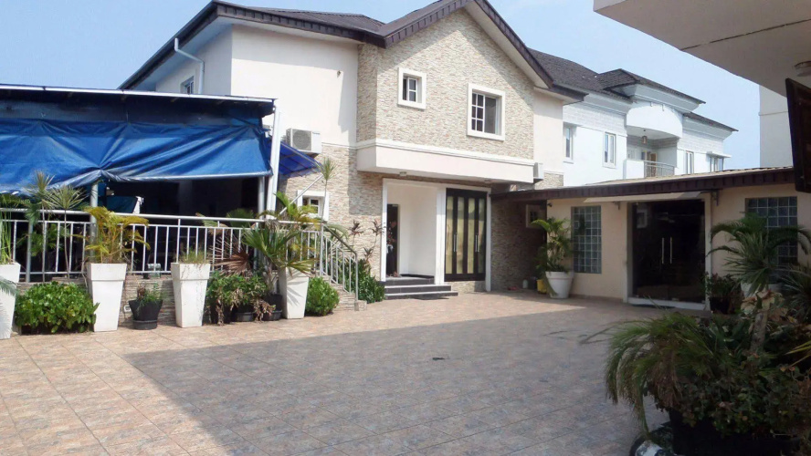 Larry Mitchelle Suites