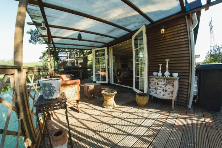 2 Bedrooms Chalet