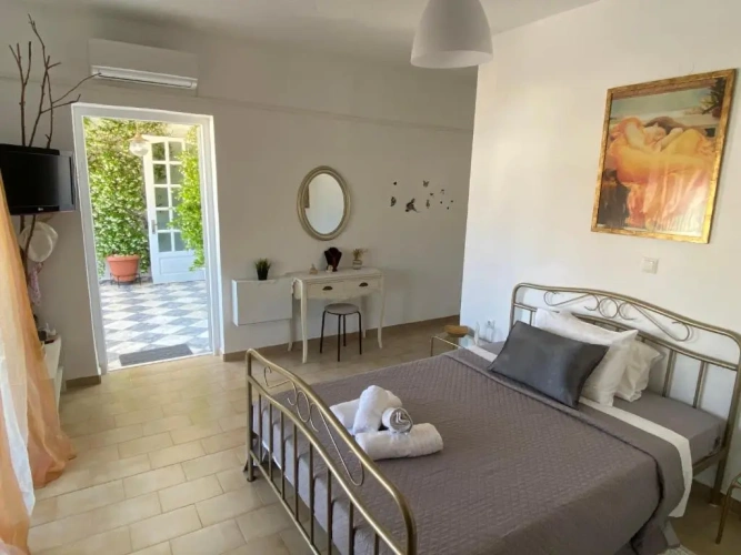 Studio with balcony and with view