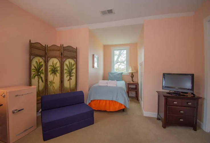 101 Ocean Point Dr