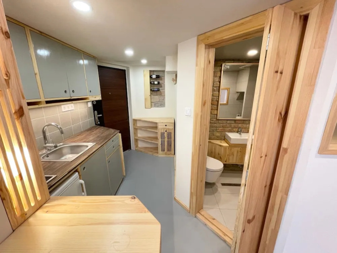 Lavender Circus Hostel And Apartments