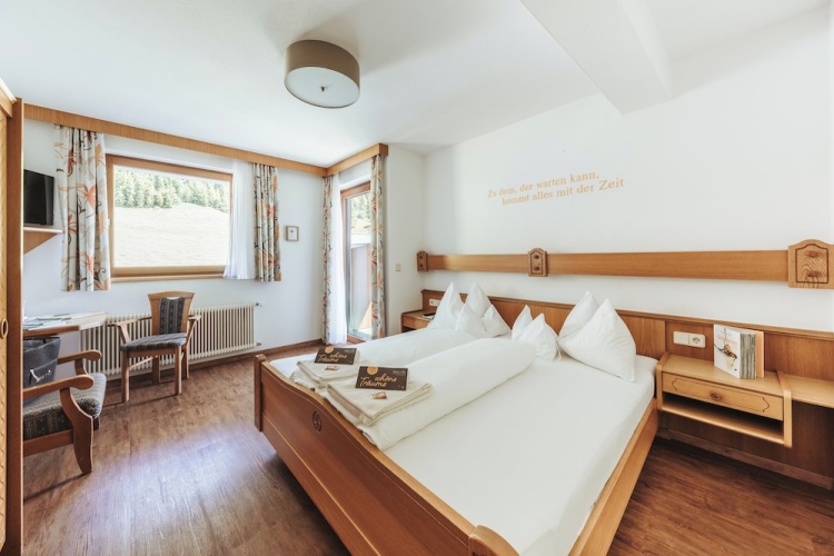 Economy Double room with balcony and with garden view