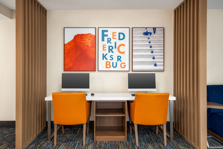 Holiday Inn Express Hotel & Suites Fredericksburg photo 6