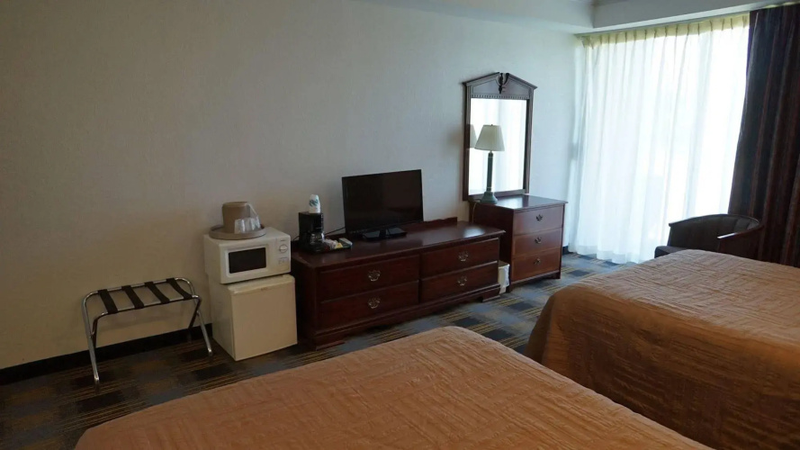 Riverview Inn & Suites