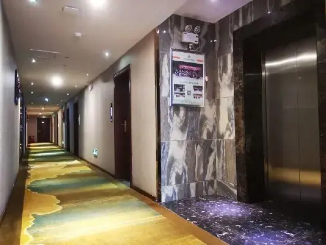 Carlton Hotel
