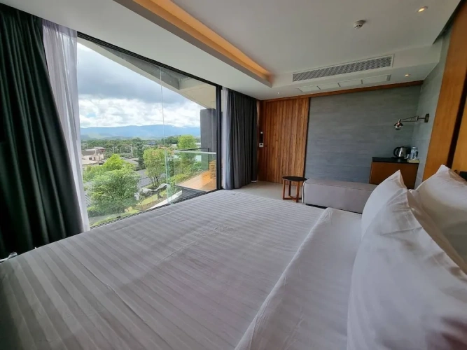 Superior room with balcony and with mountain view