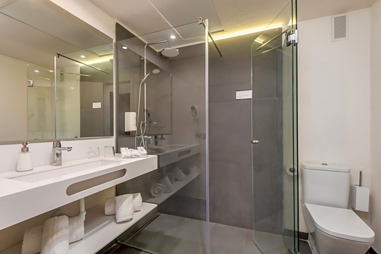 Standard Double room with city view