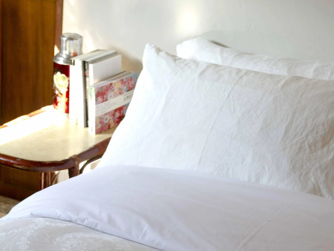 Solo Singer Hotel