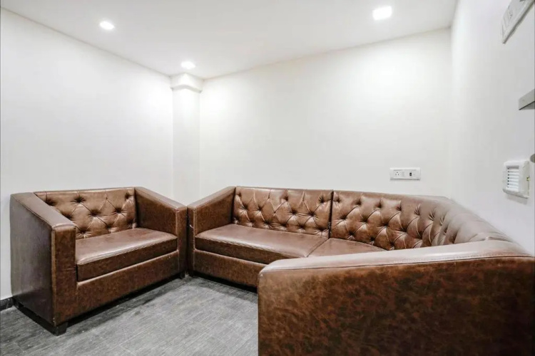 Fabhotel Babas Residency
