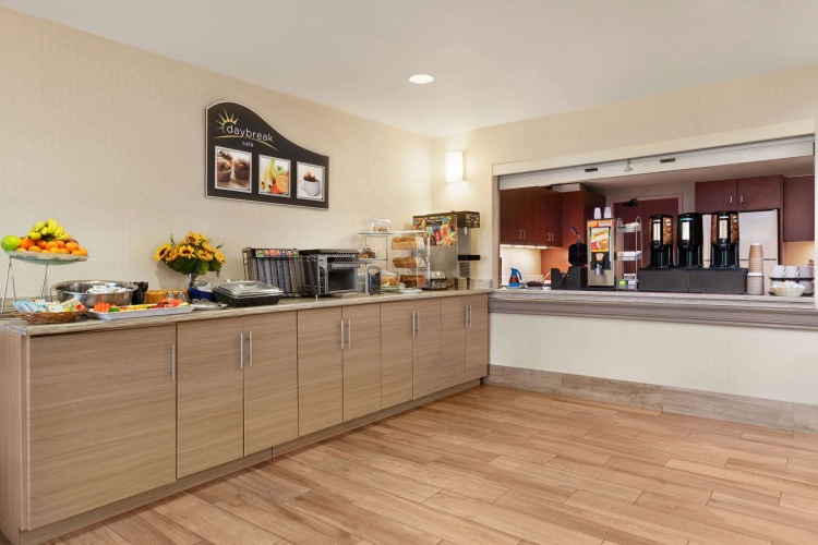 Days Inn by Wyndham Ottawa Airport photo 12