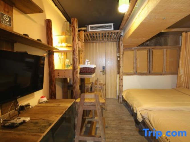 Standard Twin room with view