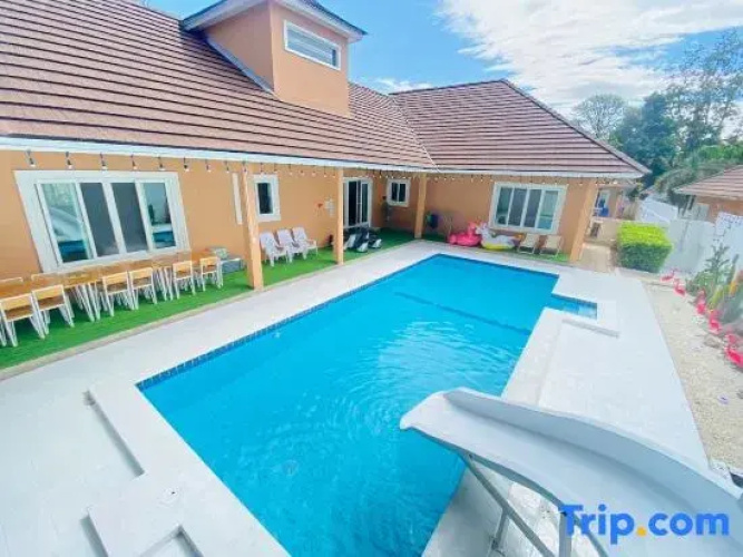Take a Sea Pool Villa Pattaya