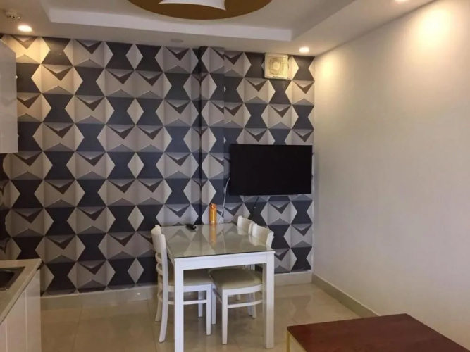 Smiley Apartment 8