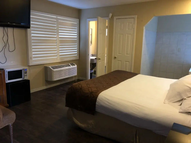Capri Motel