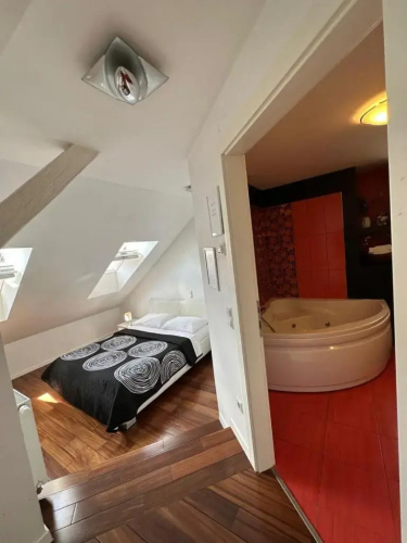 Room DeLuxe