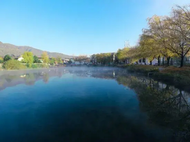 Shaxi Crescent Lake Homestay