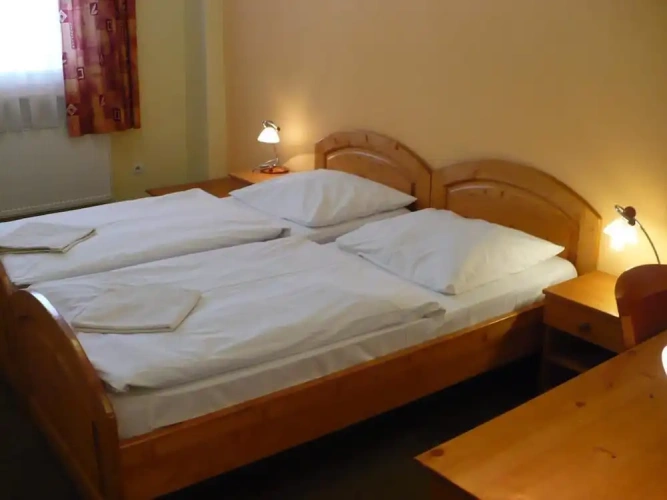 2 Bedrooms Suite with mountain view