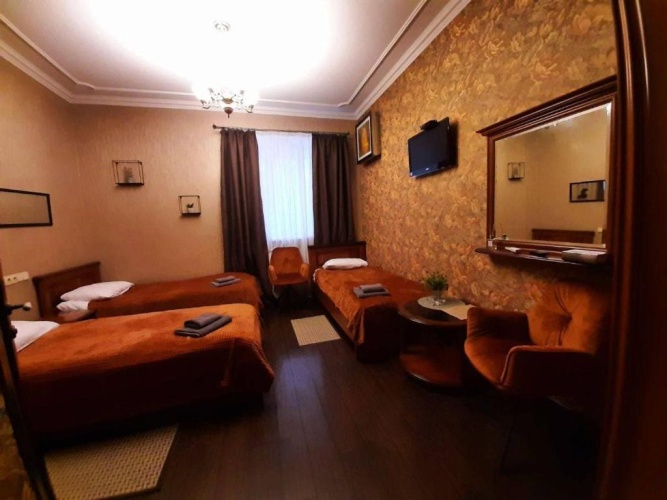 Standard Triple room