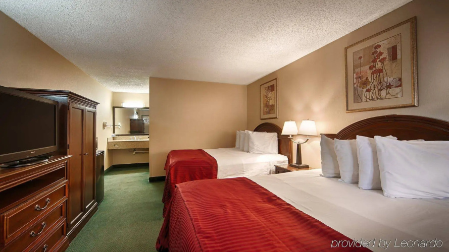 MHO Inn & Suites