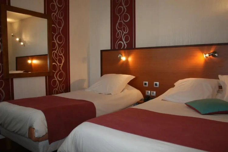 Standard Triple room