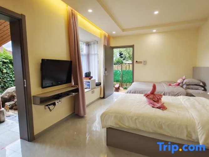 Standard Double room with water view