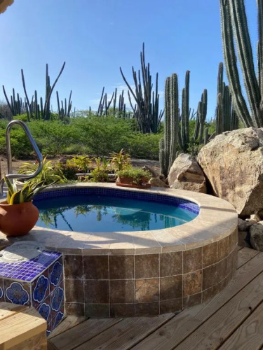 Cozy studio apartment with private jacuzzi