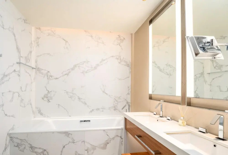 Posh 2 BR in Address Opera Mall Access