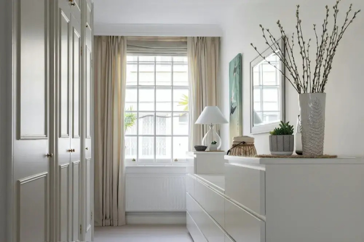 Bathurst Mews III by Onefinestay