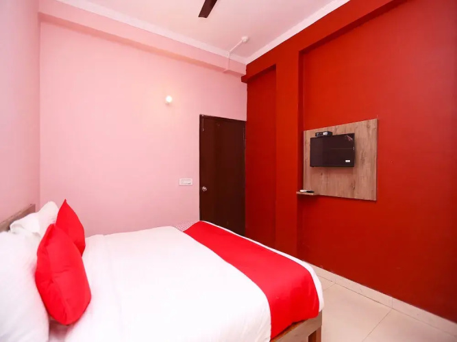 OYO Flagship 14774 Sector 14 Gurgaon