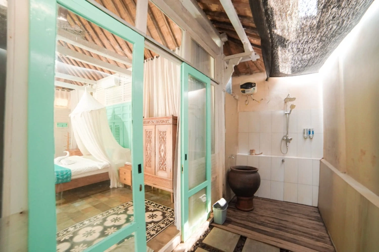 4 Bedrooms Villa