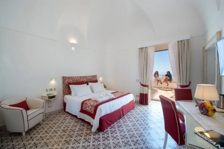 Deluxe room with sea view