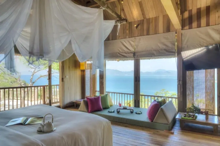 3 Bedrooms Hill Top Reserve Villa