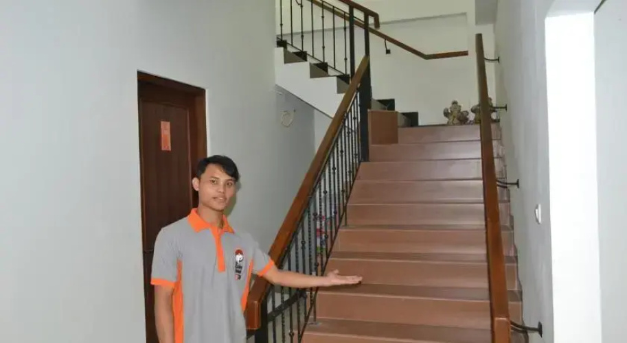 Cabin Hotel F77