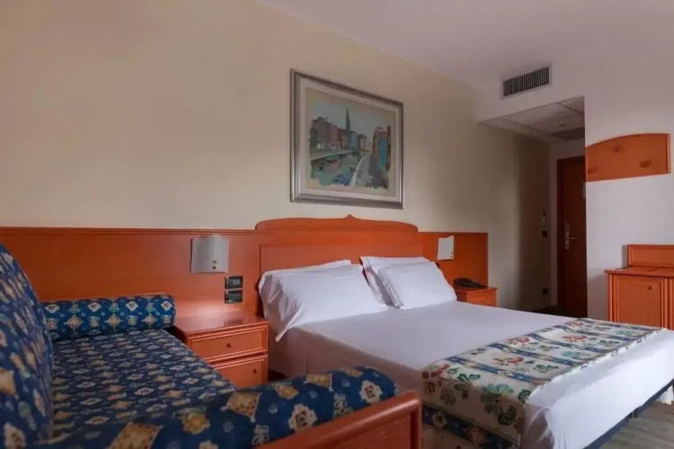 Standard Triple room with balcony